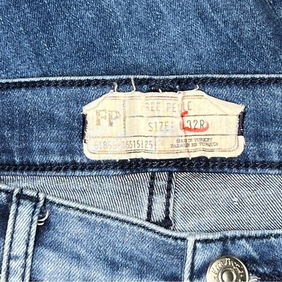 Free People Women’s Mild Acid Wash Busted Knee Denim High Rise Skinny Jeans 32 - Picture 4 of 4